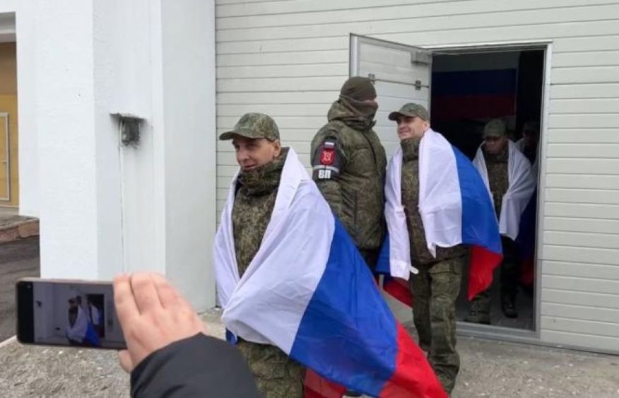 Russia and Ukraine conduct prisoner swap