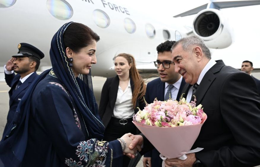 Chief Minister of Pakistan's Punjab Province arrives in Azerbaijan