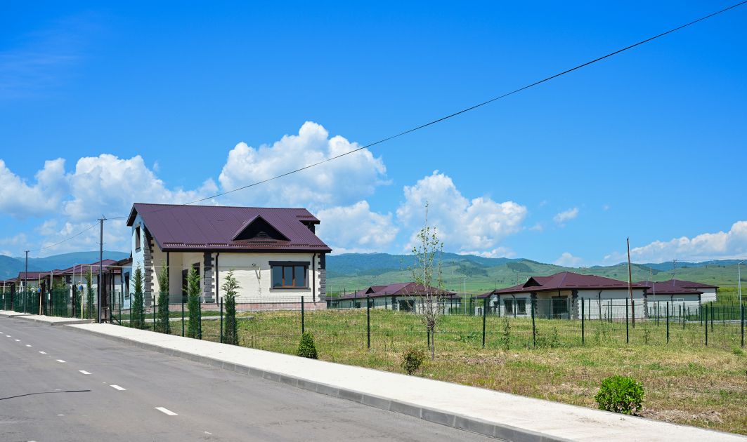 Slider Image 1