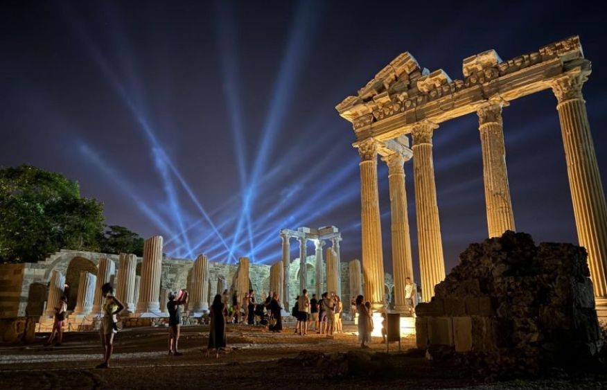 Turkiye launches overnight museum visits season