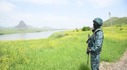 Afghan citizens detained at Azerbaijan-Iran border [PHOTO]