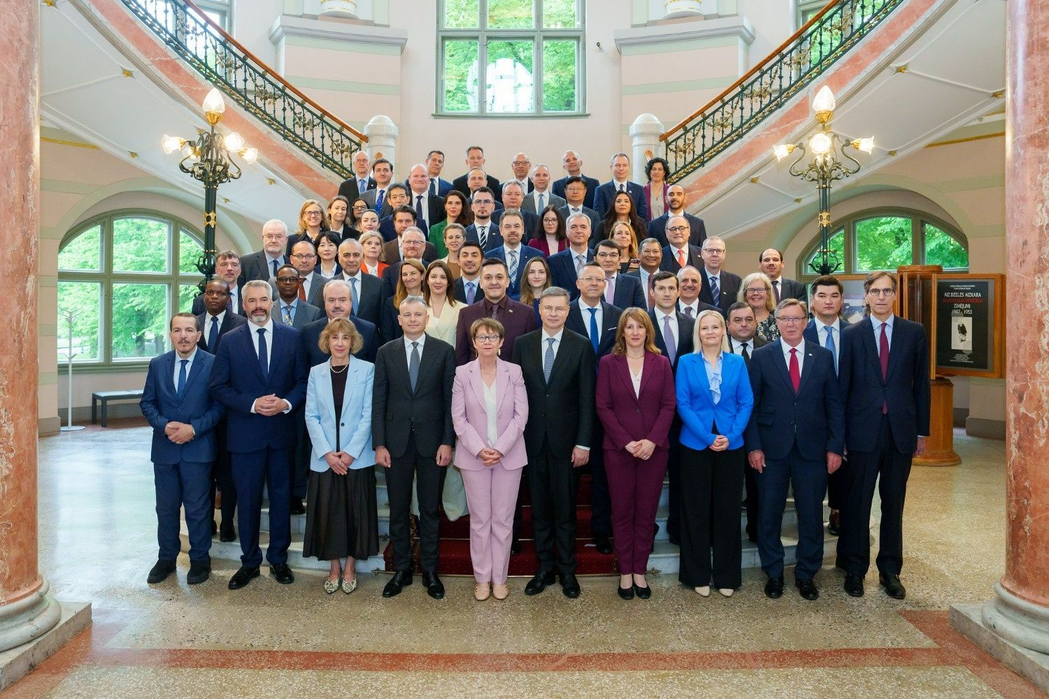 Azerbaijan highlights post-conflict recovery priorities at E