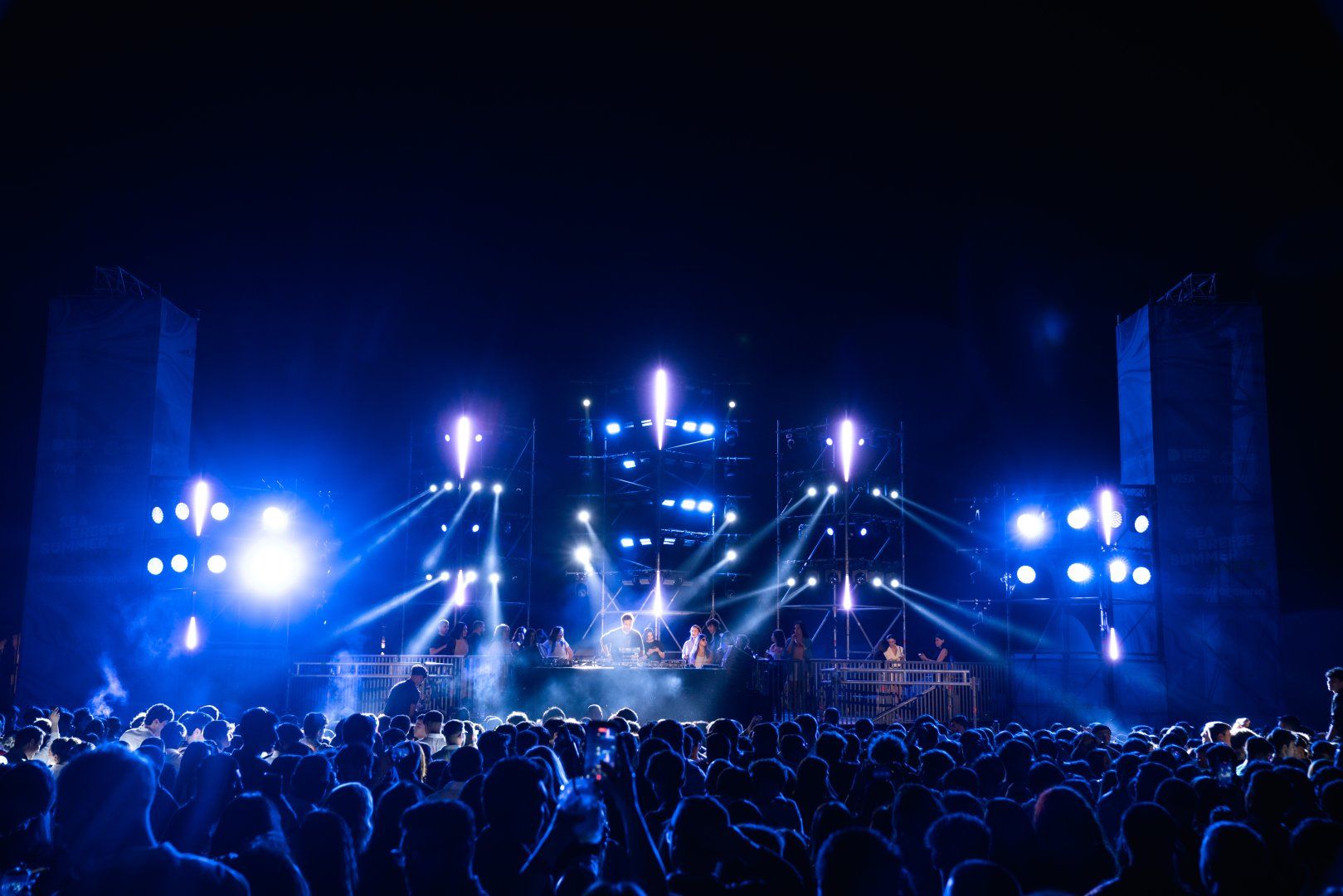 Summer season in Baku kicks off with electronic beats over C