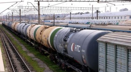 Azerbaijan dispatches diesel fuel to Armenia as transit expands