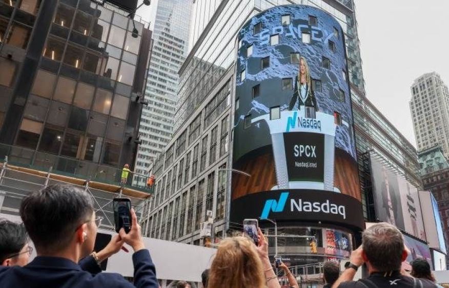 SpaceX says it raised $85.7 billion in IPO