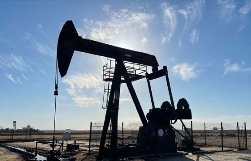 Azeri Light oil prices hold high above budget projections