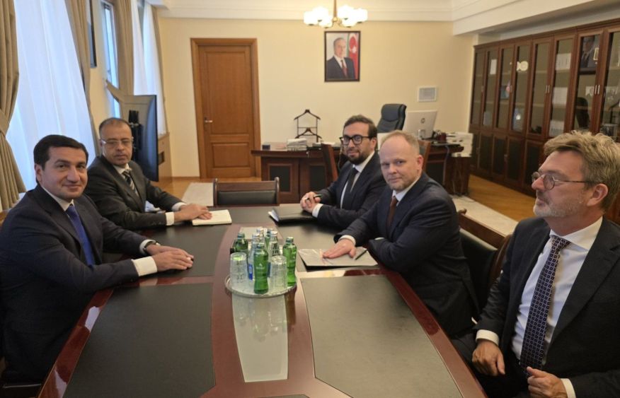 Azerbaijan's Presidential Aide meets with NATO Special Representative