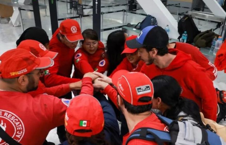 Venezuela welcomes 1,600 foreign rescuers in urgent search for quake survivors