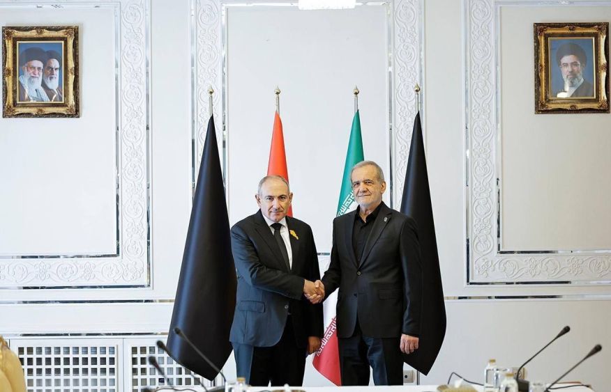 Pashinyan meets Pezeshkian in Tehran, discusses regional stability