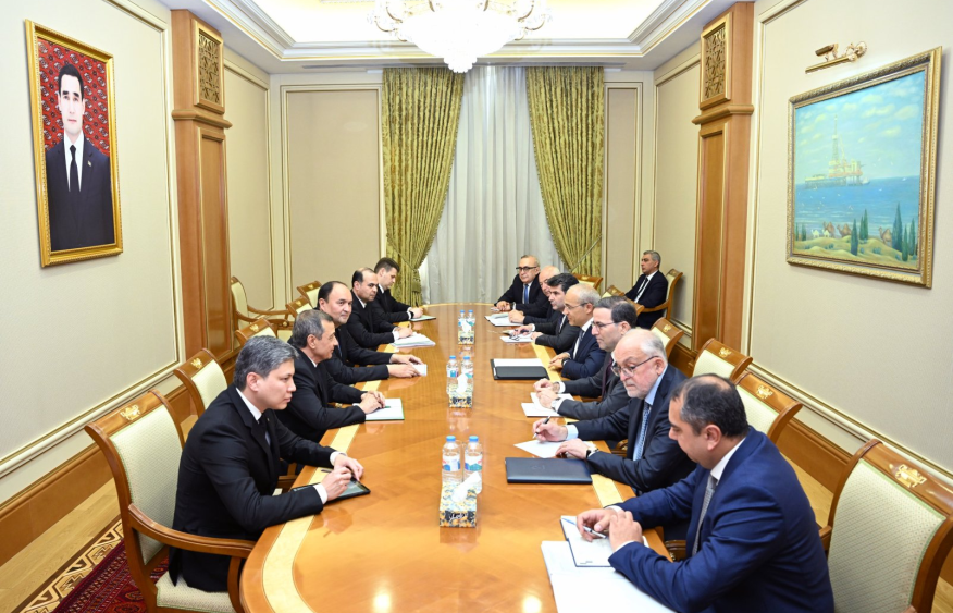 Azerbaijan, Turkmenistan discuss expanding energy cooperation [PHOTOS]