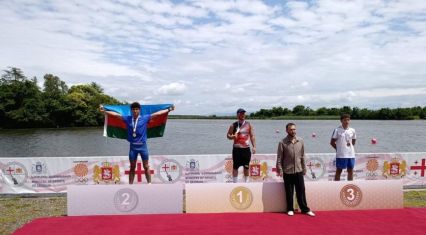 Azerbaijani rowers secure medals at int'l tournament in Georgia [PHOTOS]