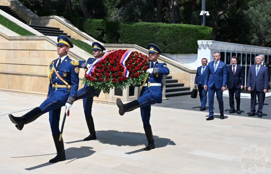 President of Slovakia visits Alley of Martyrs in Baku [PHOTOS]