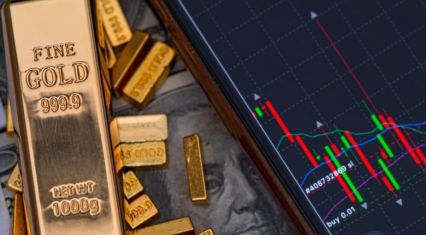 Gold edges higher on COMEX