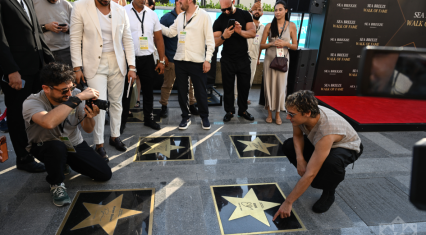 Turkish pop stars EDIS and Emre Altuğ honoured with stars at Sea Breeze Walk of Fame [PHOTOS]