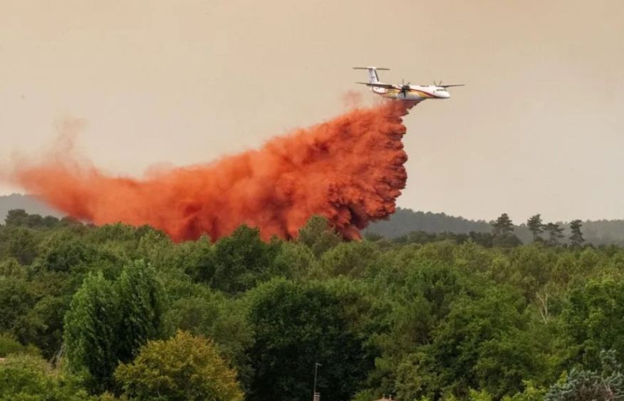Germany sends firefighting aircraft, crews to help France battle wildfires