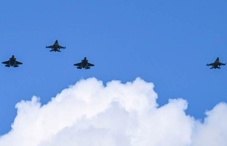 Poland scrambles jets during Russian attack on Ukraine