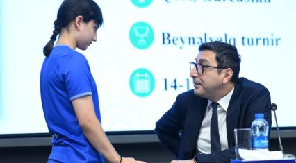 Youth and sports Minister congratulates athletes on int'l  achievements [PHOTOS]