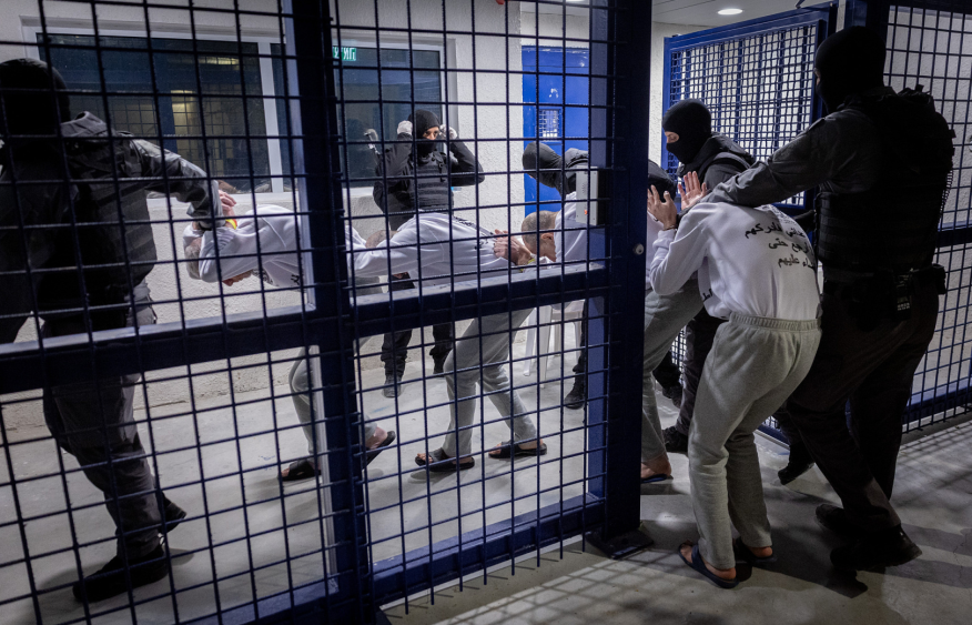 Death toll of Palestinians in Israeli prisons reaches 328, Commission says