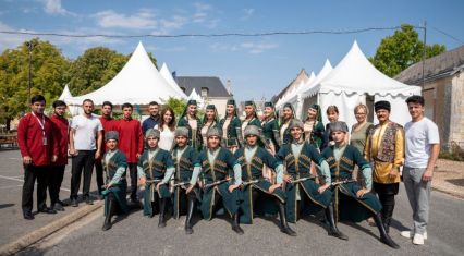 National culture and traditions captivate festivalgoers in France [PHOTOS]