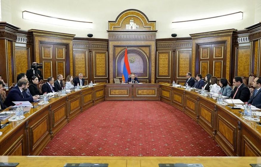 Yerevan plans to adopt new Constitution as Armenia-Azerbaijan peace process continues