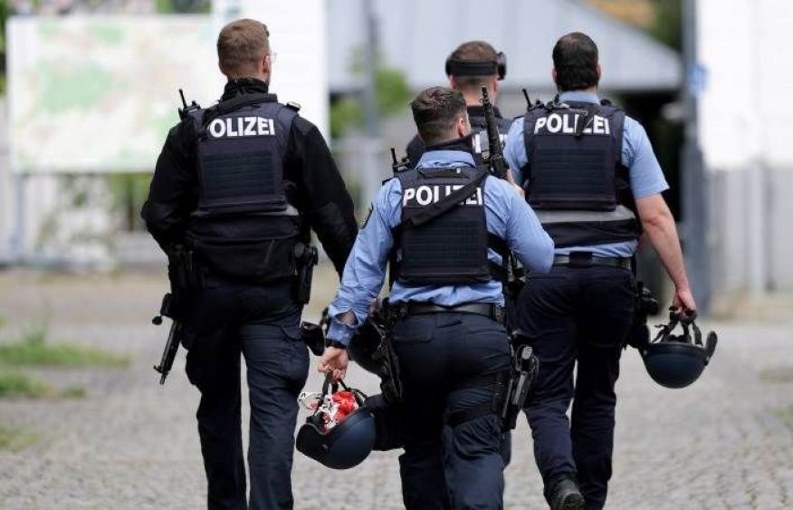 Germany said to have found Russia-tied arms stockpile