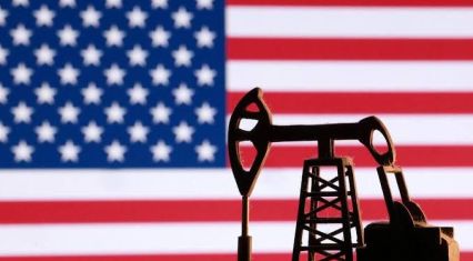 US oil reserves shrink sharply despite record-high production