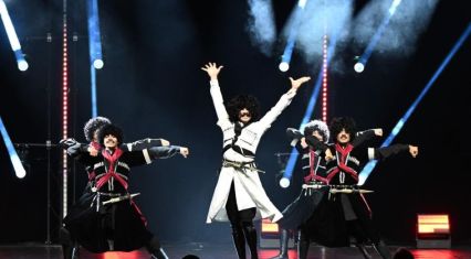 National dance enchants festival audience in Switzerland [PHOTOS]