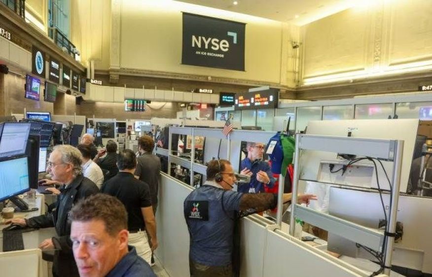 Wall Street opens lower as AI slowdown fears weigh