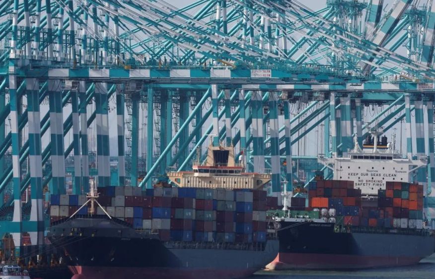 Malaysia moves to tighten controls on shipments to Israel
