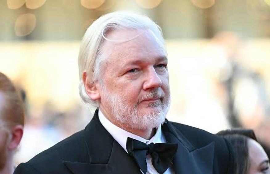 WikiLeaks founder Julian Assange announces his return