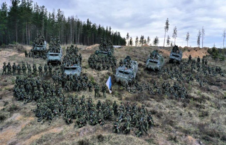 Estonia moves troops and long-range weapons closer to Russian border