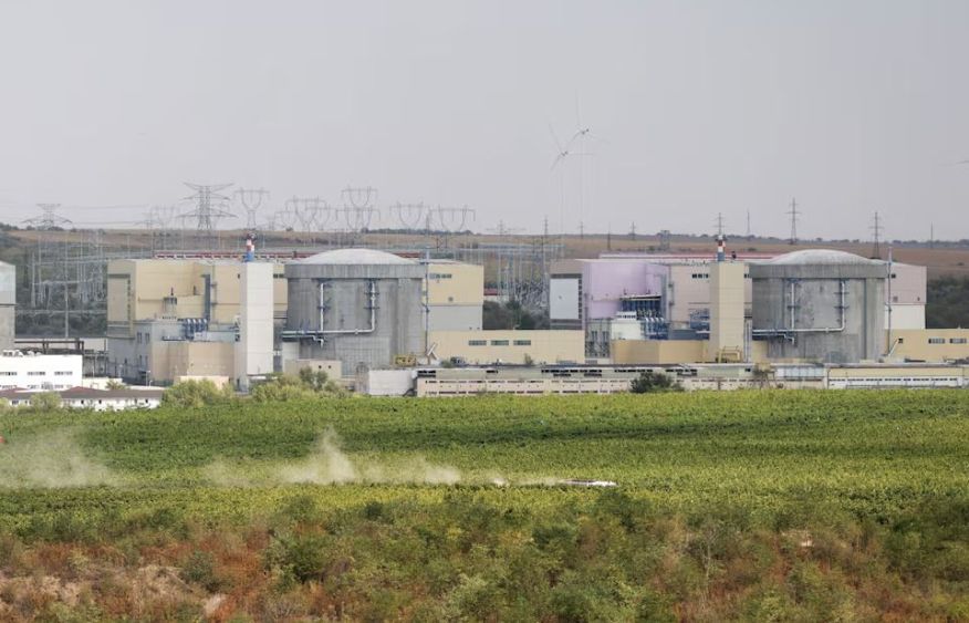Romania uses reservoir water to raise Danube levels amid nuclear plant concerns