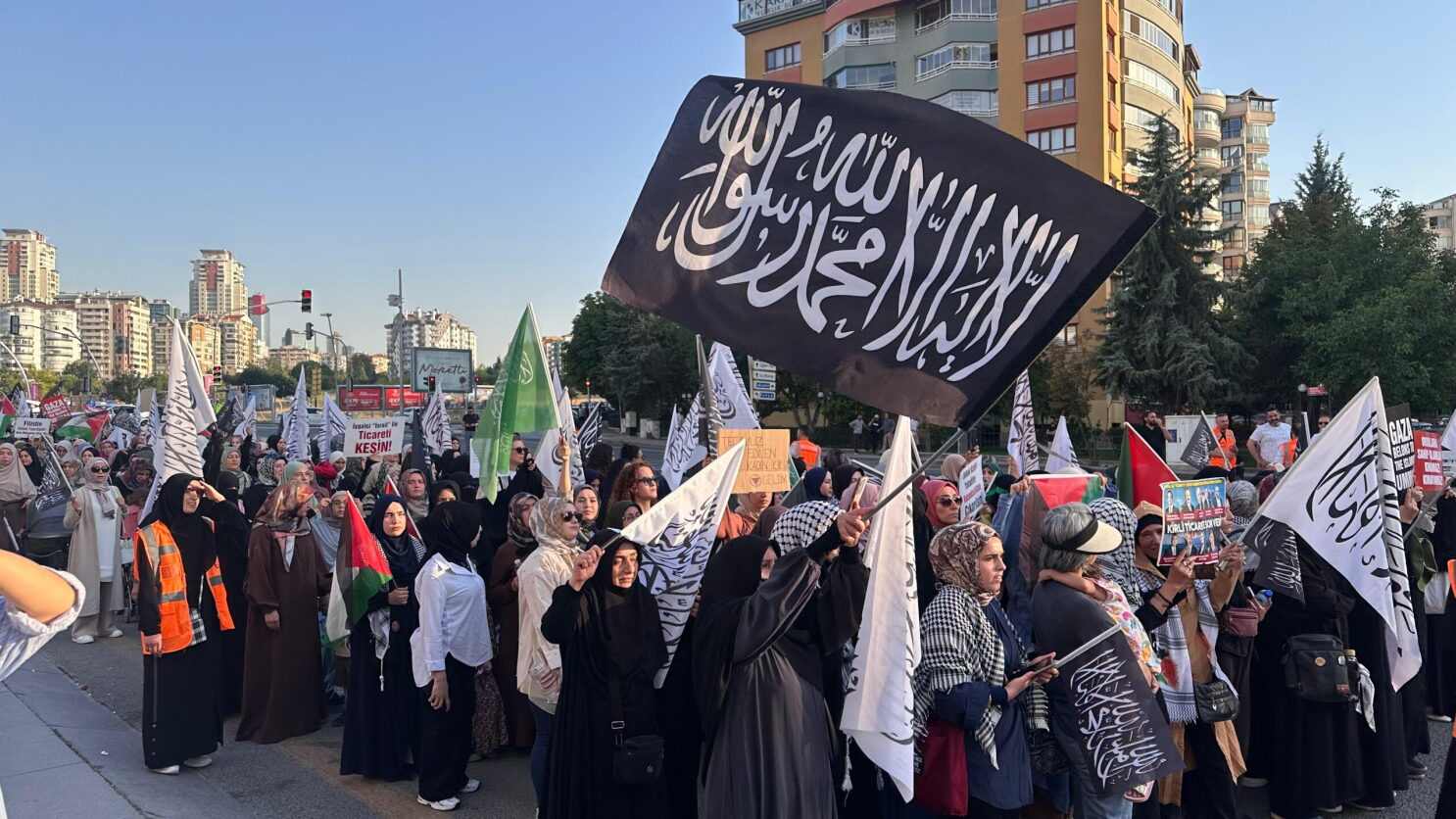 Hizb ut-Tahrir links emerge after hijab protest outside Azerbaijan’s embassy in Ankara