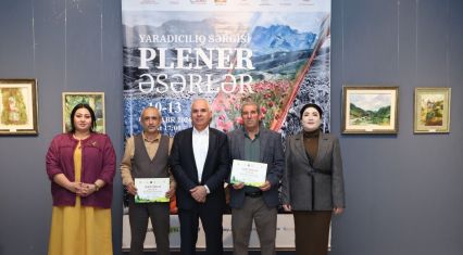 Plein air painting exhibition opens at Khatai Arts Center [PHOTOS]