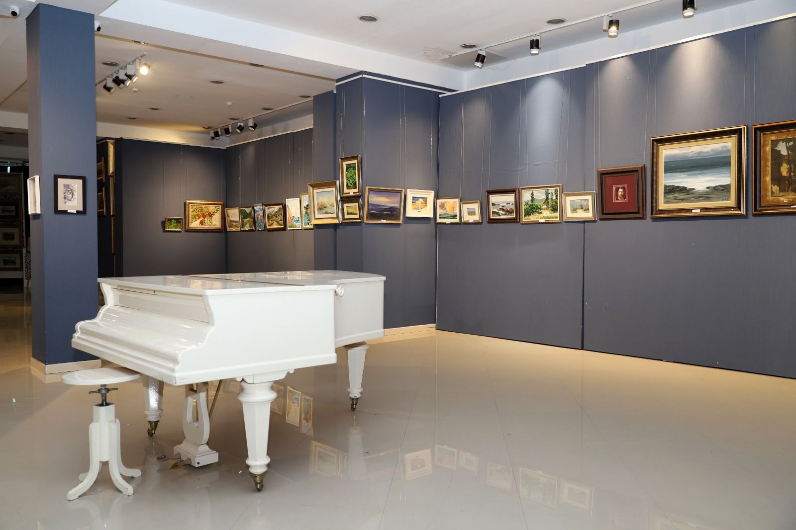 Slider Image 1