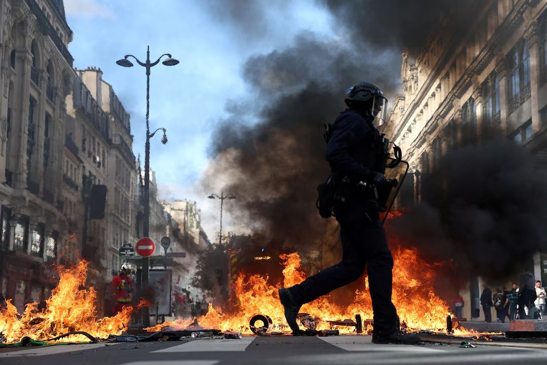 French presidential candidate calls for Macron’s resignation amid protests