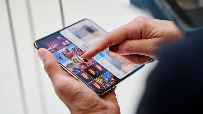 Apple unveils new suppliers for iPhone Duo