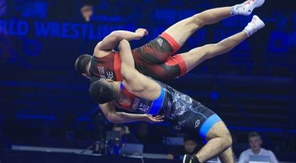 Azerbaijani wrestlers advance at World Championships in Astana