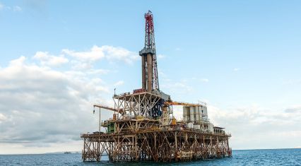 Azeri Light oil price falls 4% per barrel
