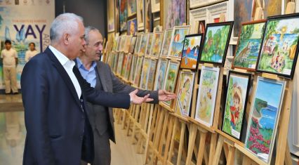 Baku hosts summer dreams art exhibition featuring 1,300 works by young artists [PHOTOS]