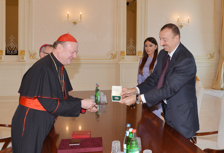 President Aliyev awarded with Medalla Sede Vacante medal