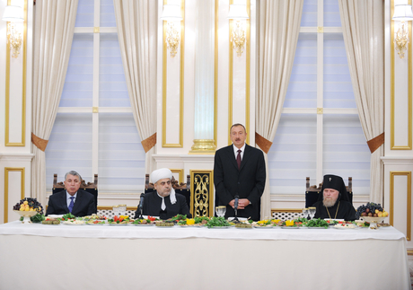 President Aliyev attends Iftar Party
