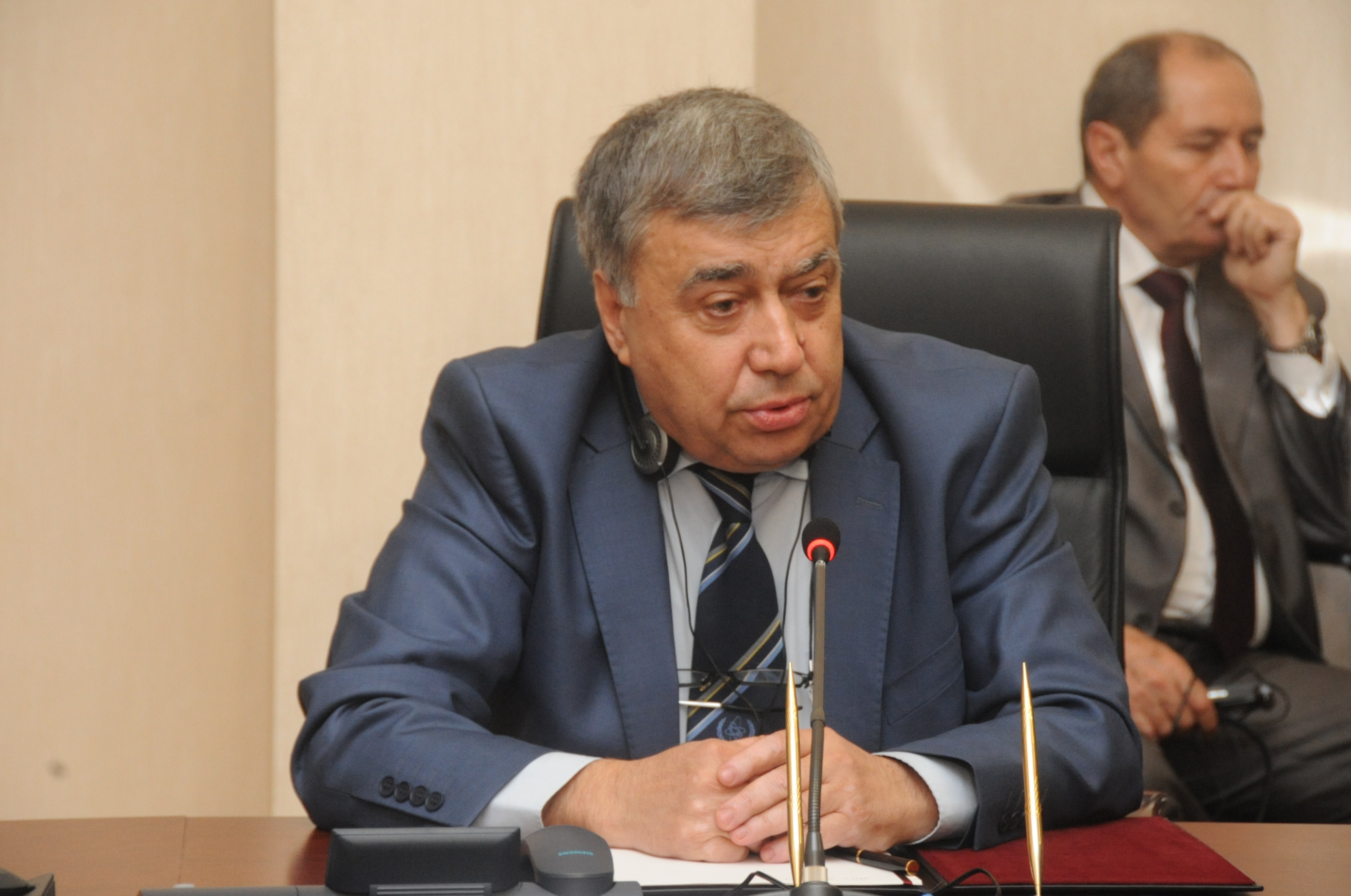 Expert cites need for nuclear program in Azerbaijan