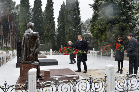Azerbaijan honors Heydar Aliyev’s memory