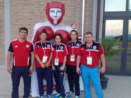 Azerbaijani female boxers vie for European medals