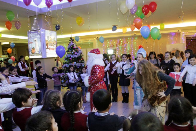 Festivities arranged for children homes, boarding schools in Moscow