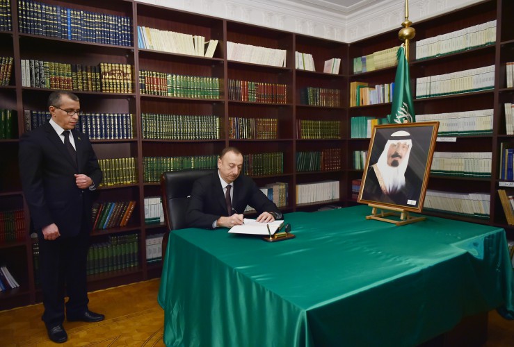 President visits Saudi embassy in Baku to condole King's death