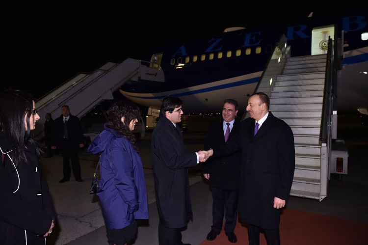 President Aliyev arrives in Bulgaria  (UPDATE)