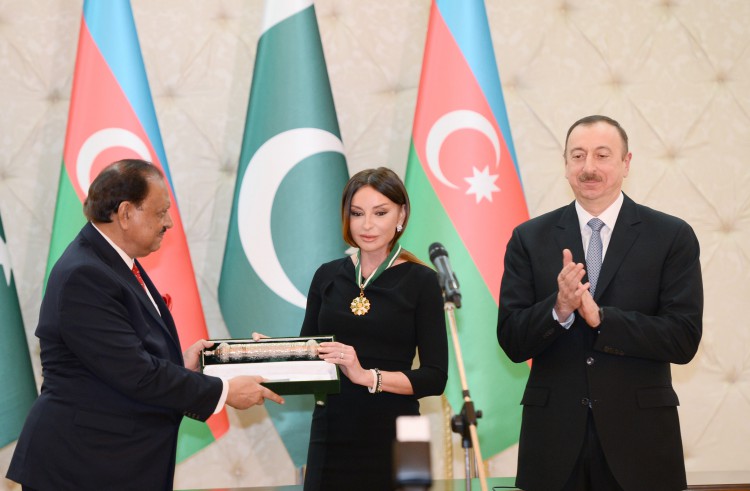 Mehriban Aliyeva handed Hilal-e-Pakistan order