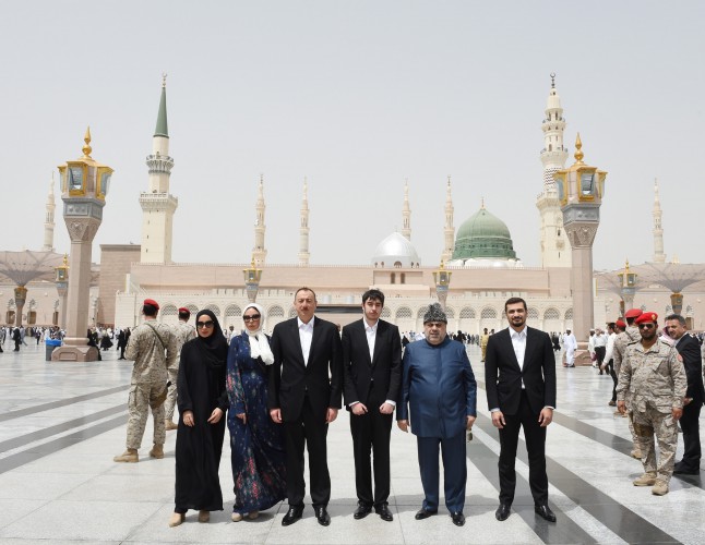 President Aliyev visits  Prophet's Mosque in Medina